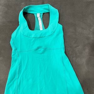 Lululemon tank. Size 6.